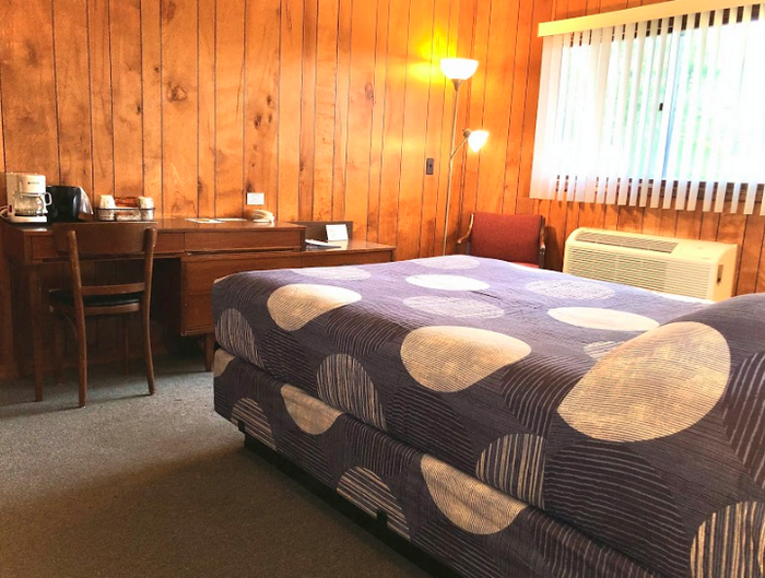 Coach House Motel (Waterway Inn) - Photo From Website (newer photo)